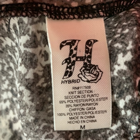 Hybrid Cross Animal Print Back Shirt - Picture 6 of 14